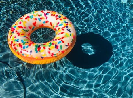 Jak wybrać hurtownię basenów i zorganizować idealny ogród?